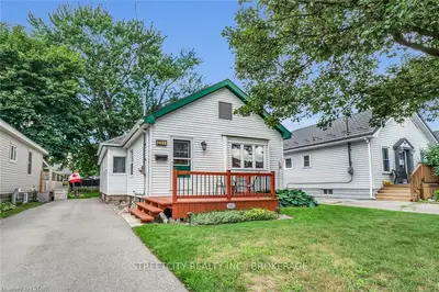 251 SANDERS Street, London East, ON N5Z 2T1