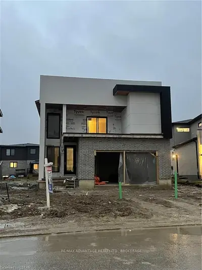 1448 MEDWAY PARK Drive, London North, ON N6G 0C8