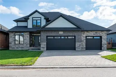 2601 BOND Street, Strathroy-Caradoc, ON N0L 1W0