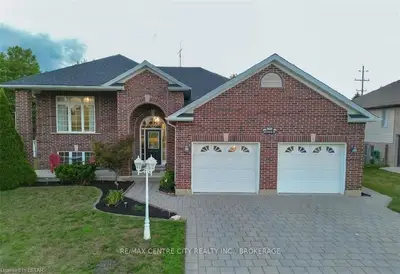 8698 PARKHOUSE Drive, Strathroy-Caradoc, ON N0L 1W0