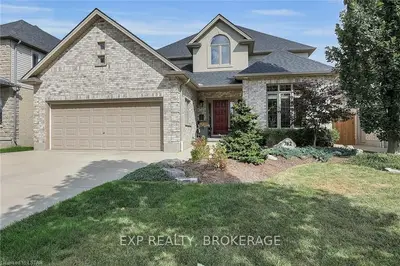 762 APRICOT Drive, London South, ON N6K 5A7