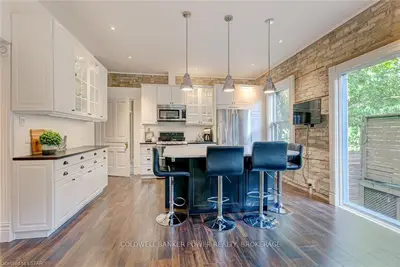 590 DUFFERIN Avenue, London East, ON N6B 2A4