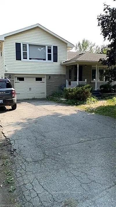 1231 SUNNINGDALE Road, London North, ON N5X 4B1
