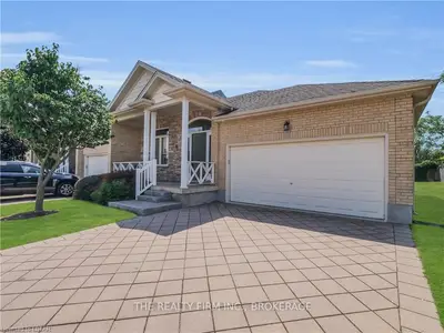 947 ADIRONDACK Road 12, London South, ON N6K 4Y7