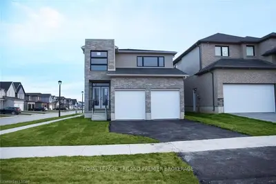 1531 BOB SCHRAM Way, London North, ON N6G 3K2