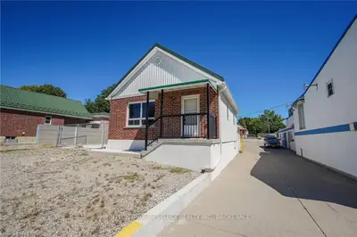 6 STUART Street, London East, ON N5Y 1S1