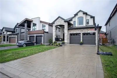 1806 Brunson Way, London South, ON N6K 4R6