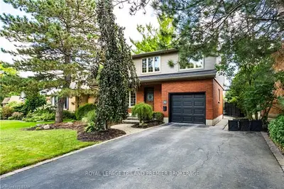 32 CROXTON Road E, London South, ON N6C 3T6