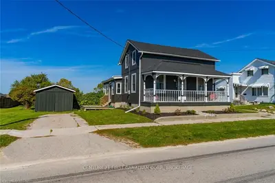 104 VICTORIA Avenue E, South Huron, ON N0M 1M0