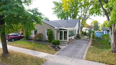 31 RENNY Crescent, London South, ON N6E 2C4