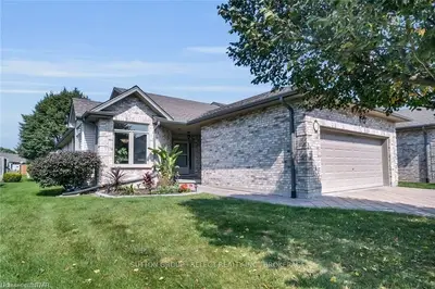 44 EDGEVALLEY Road 23, London East, ON N5Y 5P6