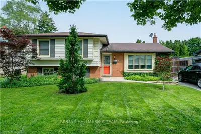 62 GLENBURNIE Crescent, London North, ON N5X 2A3