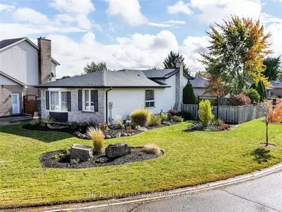 15 SARAH Crescent, London South, ON N6E 3L9
