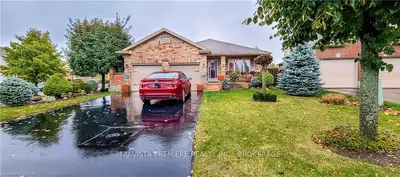 1470 BLACKMAPLE Crescent, London East, ON N5Y 6L6