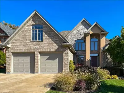 636 ROBERTSON Place, London South, ON N6K 4X7