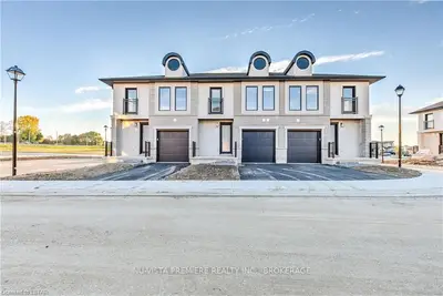1870 ALDERSBROOK Gate 3, London North, ON N6G 3X4