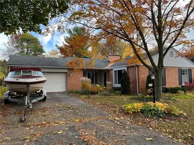 38 HUNT VILLAGE Crescent B, London North, ON N6H 4A3