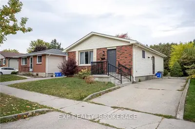 26 PAULINE Crescent, London South, ON N6E 2L3