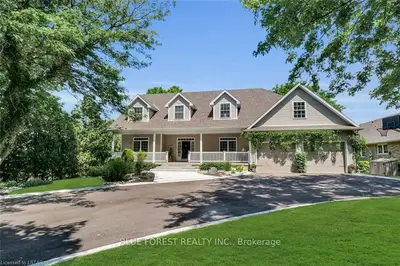 569 COMMISSIONERS Road W, London South, ON N6K 1B6