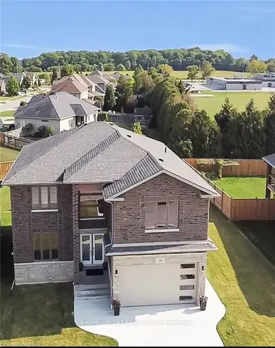 39 Peachtree Lane, Chatham-Kent, ON N7L 0B3