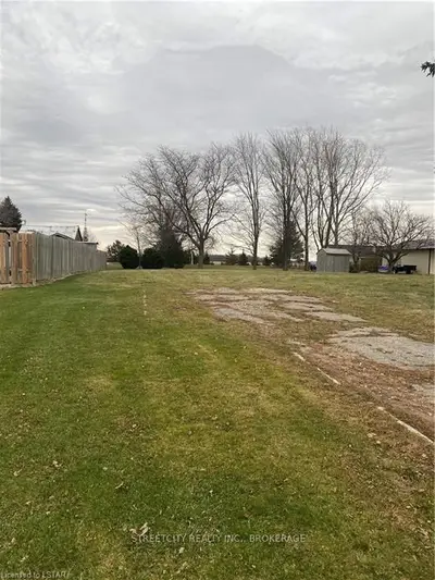 3126 Queen Street, Brooke-Alvinston, ON N0N 1K0