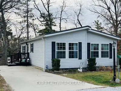 9826 NORTHVILLE Crescent 15, Lambton Shores, ON N0M 2N0
