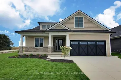 3593 Egremont Road, Plympton-Wyoming, ON N0N 1E0