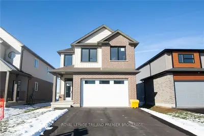 1588 Bob Schram Way, London North, On N6g 3k2