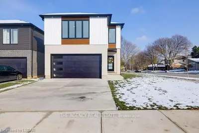 2056 Tribalwood Street, London North, On N6g 0j2