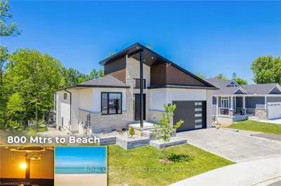 31 CREEKSIDE Place, Lambton Shores, ON N0M 1T0