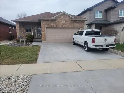 1527 Healy Road, London North, On N6g 5p4
