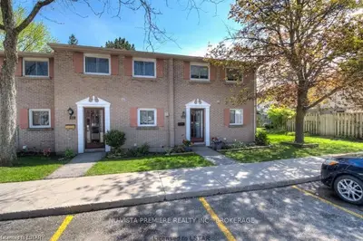 166 Southdale Road, London South, On N6j 2j1