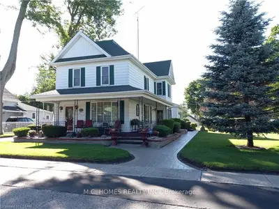 238 OAK Street W, Chatham-Kent, ON N0P 1C0