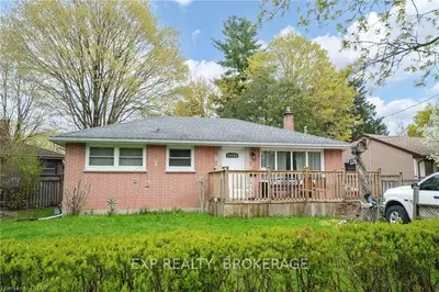 120 Bow Street, London East, On N5v 1b1