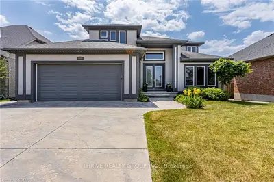 944 Collins Drive, London South, On N6k 4x6