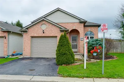 145 North Centre Road 14, London North, On N5x 4c7