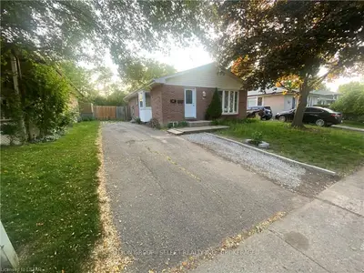 80 Clifton Crescent, London South, On N6c 3v8