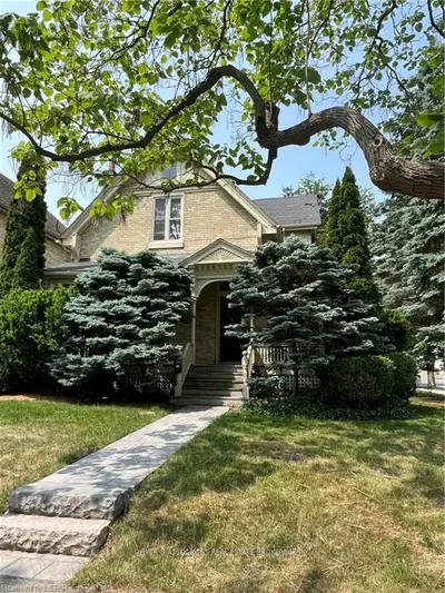 879 Hellmuth Avenue, London East, On N6a 3t9