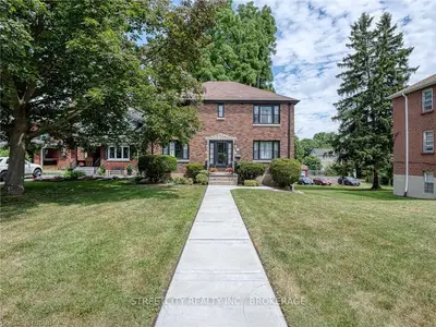 16 Windsor Crescent, London South, On N6c 1v7