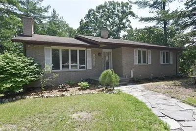 9976 NIPIGON Street, Lambton Shores, ON N0M 2L0