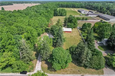 9320 Elviage Drive, London South, On N6k 4n5