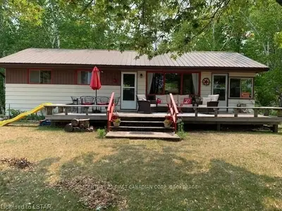 9656 WAKEFIELD Street, Lambton Shores, ON N0N 1S2