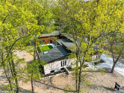 10107 Pinery Bluffs Road, Lambton Shores, ON N0M 1T0