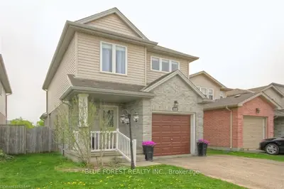 1040 Kimball Crescent, London North, On N6g 0a8