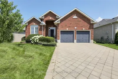 862 Barclay Road, London South, On N6k 4k6