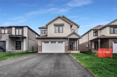 1596 Bob Schram Way, London North, On N6g 3k2