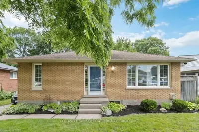 161 Queenston Crescent, London East, On N5w 1n7