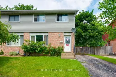 8 Denlaw Road, London North, On N6g 3l4