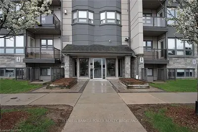 9 Jacksway Crescent 405, London North, On N5x 3t7