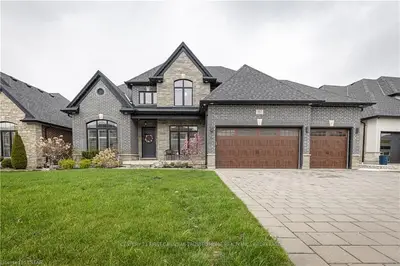 167 Castlehill Close, London North, On N6g 0k4